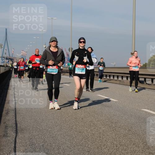 03.10.2025 - Köhlbrandbrückenlauf Fabian Wolf http://msf.ph/oto/9067339 03.10.2025 10:10:13 Position 3 1970, 1969 meine-sportfotos.de