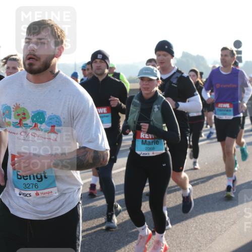 03.10.2025 - Köhlbrandbrückenlauf Lena Gebhardt http://msf.ph/oto/9067364 03.10.2025 09:23:46 Position 1 2854, 3276, 2068 meine-sportfotos.de