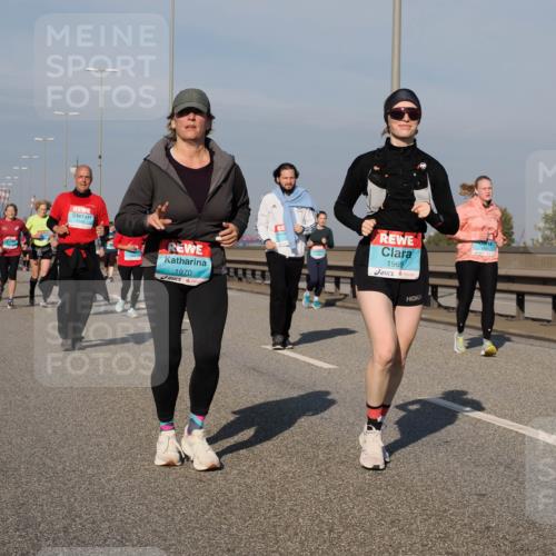 03.10.2025 - Köhlbrandbrückenlauf Fabian Wolf http://msf.ph/oto/9067370 03.10.2025 10:10:15 Position 3 1970, 1969 meine-sportfotos.de