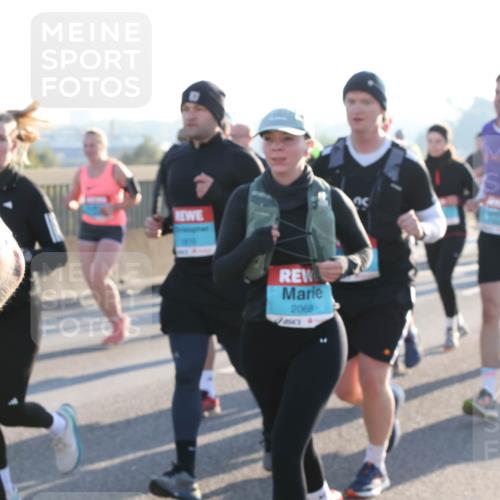 03.10.2025 - Köhlbrandbrückenlauf Lena Gebhardt http://msf.ph/oto/9067385 03.10.2025 09:23:46 Position 1 2068 meine-sportfotos.de