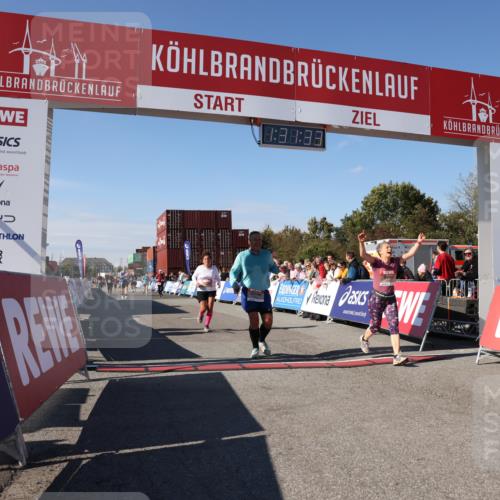 03.10.2025 - Köhlbrandbrückenlauf Lena Gebhardt http://msf.ph/oto/9067387 03.10.2025 13:31:33 Ziel 5065, 5171, 5222, 5425, 5511, 5518, 5519, 5598, 6597 meine-sportfotos.de