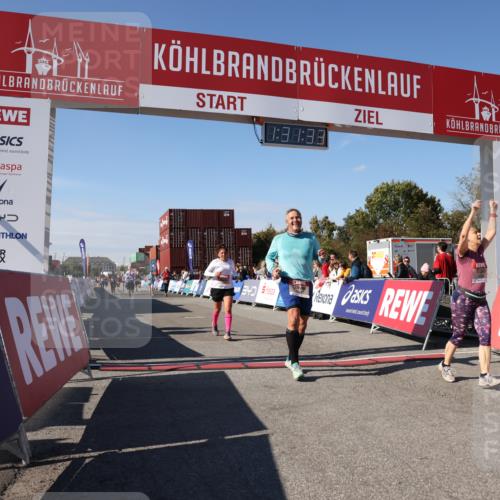 03.10.2025 - Köhlbrandbrückenlauf Lena Gebhardt http://msf.ph/oto/9067393 03.10.2025 13:31:34 Ziel 5065, 5171, 5222, 5425, 5511, 5518, 5519, 5598, 6072, 6597 meine-sportfotos.de