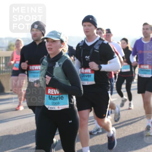 03.10.2025 - Köhlbrandbrückenlauf Lena Gebhardt http://msf.ph/oto/9067397 03.10.2025 09:23:47 Position 1 003, 1810, 2068 meine-sportfotos.de