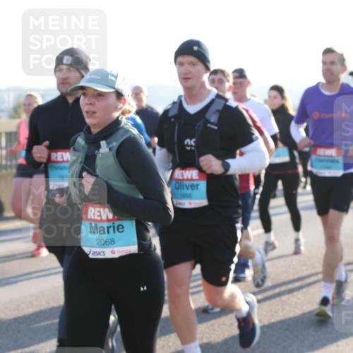 03.10.2025 - Köhlbrandbrückenlauf Lena Gebhardt http://msf.ph/oto/9067400 03.10.2025 09:23:47 Position 1 2068 meine-sportfotos.de