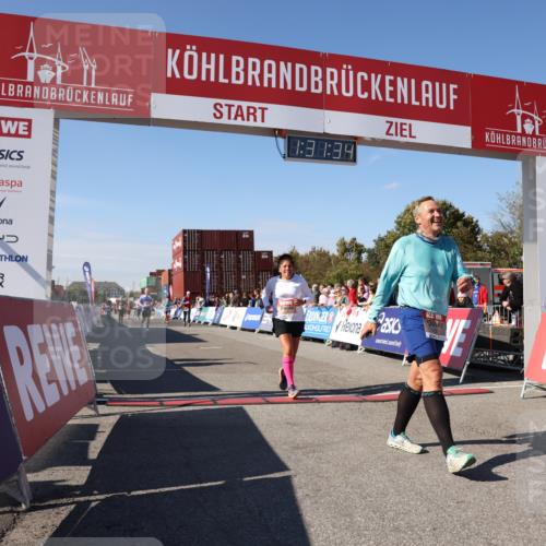 03.10.2025 - Köhlbrandbrückenlauf Lena Gebhardt http://msf.ph/oto/9067415 03.10.2025 13:31:35 Ziel 5057, 5065, 5171, 5222, 5425, 5511, 5518, 5519, 5598, 6072, 6597 meine-sportfotos.de