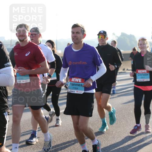 03.10.2025 - Köhlbrandbrückenlauf Lena Gebhardt http://msf.ph/oto/9067417 03.10.2025 09:23:47 Position 1 15, 1866, 3762, 2984, 1917 meine-sportfotos.de