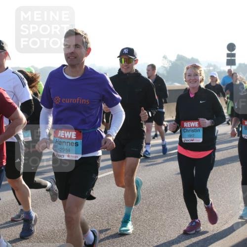 03.10.2025 - Köhlbrandbrückenlauf Lena Gebhardt http://msf.ph/oto/9067423 03.10.2025 09:23:48 Position 1 3762, 2984, 1917, 2118 meine-sportfotos.de