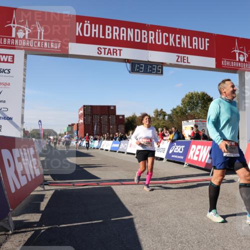 03.10.2025 - Köhlbrandbrückenlauf Lena Gebhardt http://msf.ph/oto/9067425 03.10.2025 13:31:35 Ziel 5057, 5065, 5171, 5222, 5425, 5511, 5518, 5519, 5598, 6072, 6597 meine-sportfotos.de