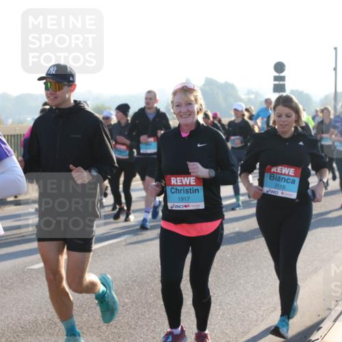 03.10.2025 - Köhlbrandbrückenlauf Lena Gebhardt http://msf.ph/oto/9067441 03.10.2025 09:23:48 Position 1 2984, 1917, 2118 meine-sportfotos.de