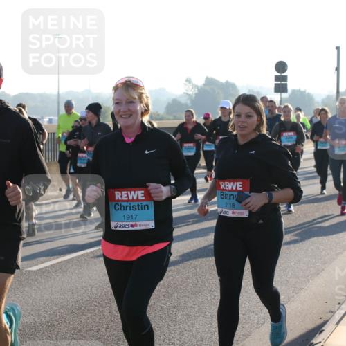 03.10.2025 - Köhlbrandbrückenlauf Lena Gebhardt http://msf.ph/oto/9067455 03.10.2025 09:23:48 Position 1 1917, 2118 meine-sportfotos.de