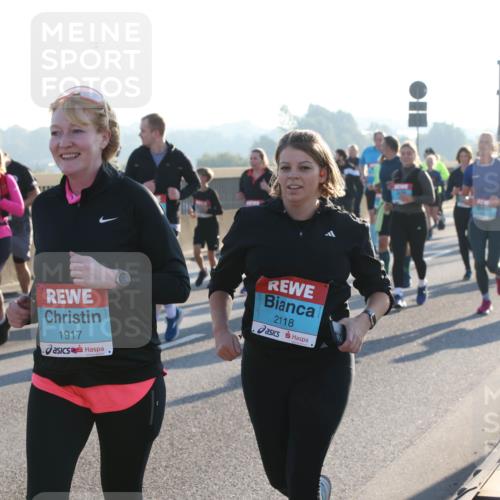 03.10.2025 - Köhlbrandbrückenlauf Lena Gebhardt http://msf.ph/oto/9067468 03.10.2025 09:23:49 Position 1 1917, 2118 meine-sportfotos.de