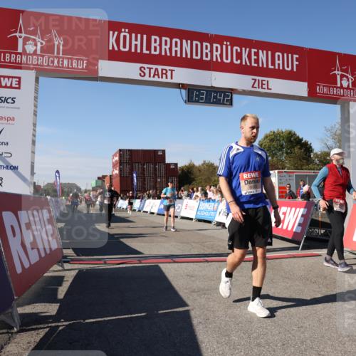 03.10.2025 - Köhlbrandbrückenlauf Lena Gebhardt http://msf.ph/oto/9067473 03.10.2025 13:31:43 Ziel 4415, 4416, 5057, 5171, 6072, 6103, 6297, 6452 meine-sportfotos.de