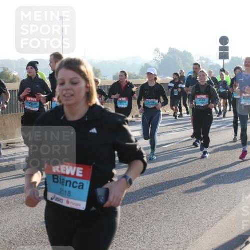 03.10.2025 - Köhlbrandbrückenlauf Lena Gebhardt http://msf.ph/oto/9067477 03.10.2025 09:23:49 Position 1 2118 meine-sportfotos.de