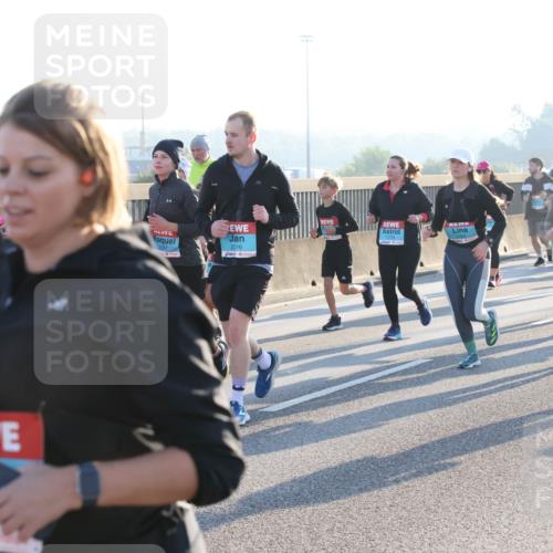 03.10.2025 - Köhlbrandbrückenlauf Lena Gebhardt http://msf.ph/oto/9067490 03.10.2025 09:23:50 Position 1 2016, 1821, 1778 meine-sportfotos.de