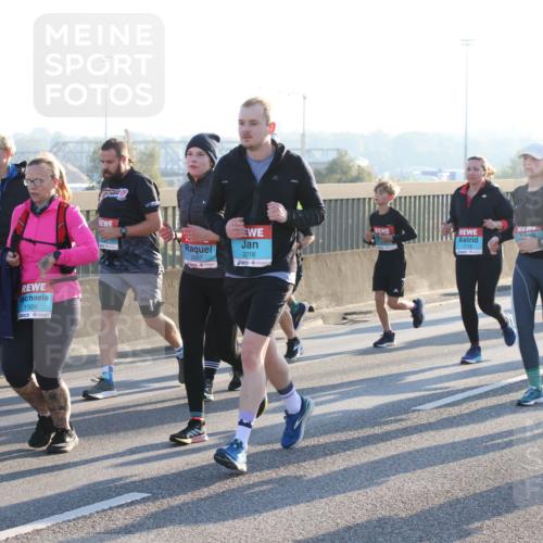 03.10.2025 - Köhlbrandbrückenlauf Lena Gebhardt http://msf.ph/oto/9067520 03.10.2025 09:23:50 Position 1 1509, 2016, 2097, 1778, 1821 meine-sportfotos.de