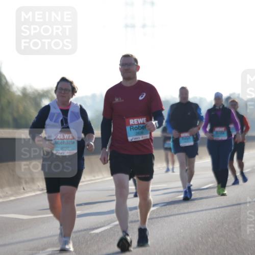 03.10.2025 - Köhlbrandbrückenlauf Jannik Wohlers http://msf.ph/oto/9067530 03.10.2025 09:30:10 Position 3 2650, 2639 meine-sportfotos.de