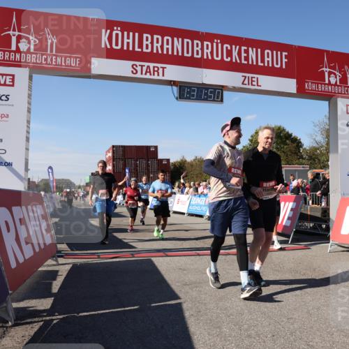 03.10.2025 - Köhlbrandbrückenlauf Lena Gebhardt http://msf.ph/oto/9067534 03.10.2025 13:31:50 Ziel 4415, 4416, 4842, 4902, 4935, 5057, 5267, 5463, 5817, 6072, 6103, 6297, 6452, 6736 meine-sportfotos.de