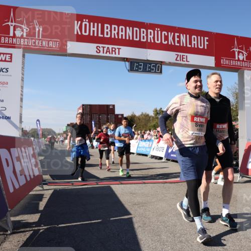03.10.2025 - Köhlbrandbrückenlauf Lena Gebhardt http://msf.ph/oto/9067546 03.10.2025 13:31:51 Ziel 4415, 4416, 4842, 4902, 4935, 5057, 5267, 5463, 5817, 6103, 6297, 6452, 6736 meine-sportfotos.de