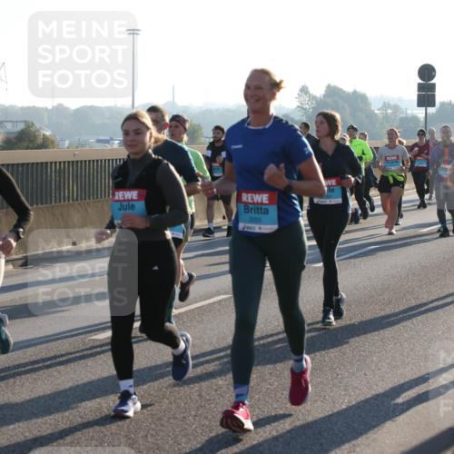 03.10.2025 - Köhlbrandbrückenlauf Lena Gebhardt http://msf.ph/oto/9067572 03.10.2025 09:23:52 Position 1 3382, 2055, 6, 3483 meine-sportfotos.de