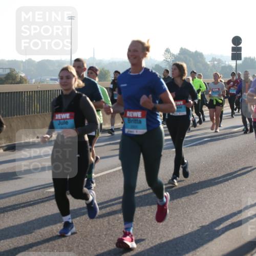 03.10.2025 - Köhlbrandbrückenlauf Lena Gebhardt http://msf.ph/oto/9067577 03.10.2025 09:23:52 Position 1 3483 meine-sportfotos.de