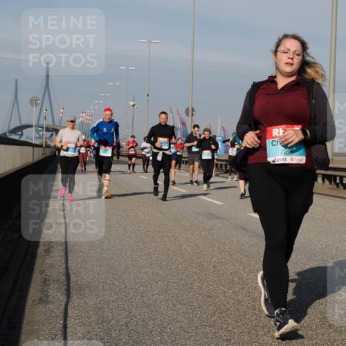 03.10.2025 - Köhlbrandbrückenlauf Fabian Wolf http://msf.ph/oto/9067589 03.10.2025 10:10:25 Position 3 2205 meine-sportfotos.de