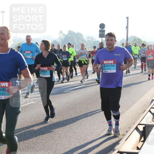 03.10.2025 - Köhlbrandbrückenlauf Lena Gebhardt http://msf.ph/oto/9067598 03.10.2025 09:23:52 Position 1 1727, 2055, 2064, 3483 meine-sportfotos.de