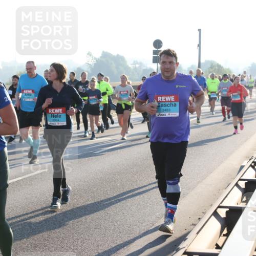 03.10.2025 - Köhlbrandbrückenlauf Lena Gebhardt http://msf.ph/oto/9067605 03.10.2025 09:23:52 Position 1 1740, 1727, 2055, 2064, 3483 meine-sportfotos.de
