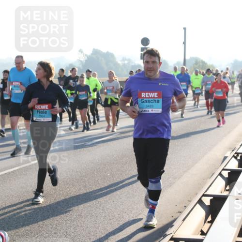 03.10.2025 - Köhlbrandbrückenlauf Lena Gebhardt http://msf.ph/oto/9067612 03.10.2025 09:23:52 Position 1 2055, 202, 2064, 3483 meine-sportfotos.de