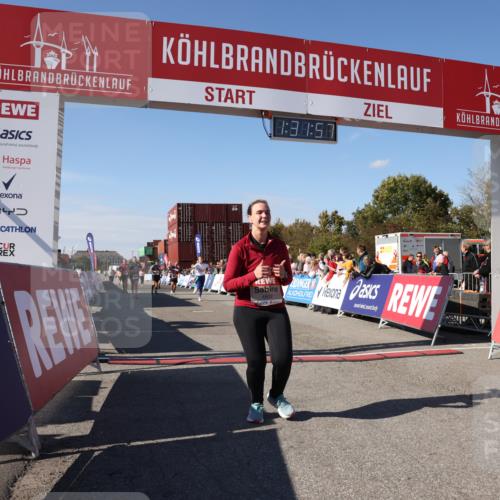 03.10.2025 - Köhlbrandbrückenlauf Lena Gebhardt http://msf.ph/oto/9067615 03.10.2025 13:31:58 Ziel 4415, 4416, 4842, 4902, 4935, 5267, 5463, 5817, 6076, 6126, 6452, 6736 meine-sportfotos.de