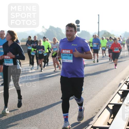 03.10.2025 - Köhlbrandbrückenlauf Lena Gebhardt http://msf.ph/oto/9067623 03.10.2025 09:23:53 Position 1 2064, 3483 meine-sportfotos.de