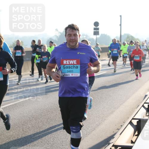 03.10.2025 - Köhlbrandbrückenlauf Lena Gebhardt http://msf.ph/oto/9067633 03.10.2025 09:23:53 Position 1 2064, 3483 meine-sportfotos.de