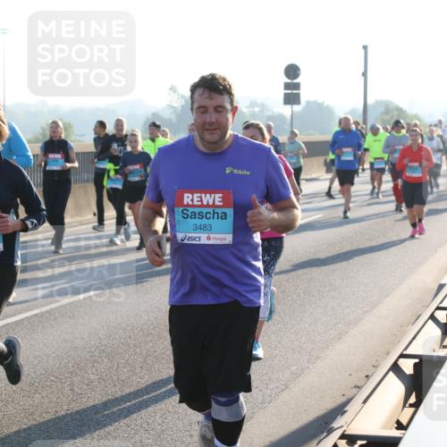 03.10.2025 - Köhlbrandbrückenlauf Lena Gebhardt http://msf.ph/oto/9067635 03.10.2025 09:23:53 Position 1 2064, 3483 meine-sportfotos.de