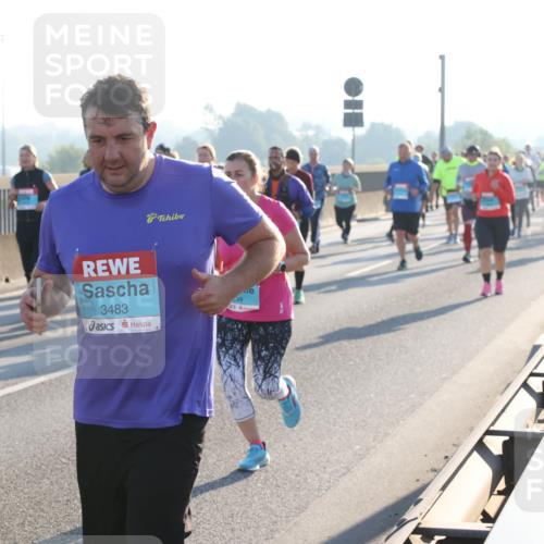 03.10.2025 - Köhlbrandbrückenlauf Lena Gebhardt http://msf.ph/oto/9067640 03.10.2025 09:23:54 Position 1 3483 meine-sportfotos.de