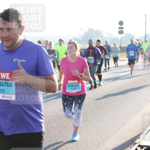 03.10.2025 - Köhlbrandbrückenlauf Lena Gebhardt http://msf.ph/oto/9067650 03.10.2025 09:23:54 Position 1 3483, 3239 meine-sportfotos.de