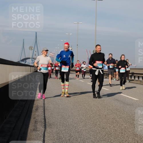 03.10.2025 - Köhlbrandbrückenlauf Fabian Wolf http://msf.ph/oto/9067655 03.10.2025 10:10:28 Position 3 3510, 2343 meine-sportfotos.de