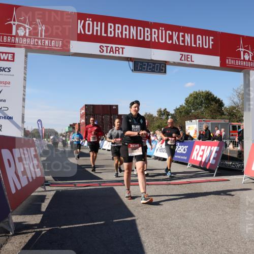 03.10.2025 - Köhlbrandbrückenlauf Lena Gebhardt http://msf.ph/oto/9067660 03.10.2025 13:32:06 Ziel 4443, 4902, 4985, 5155, 5238, 5246, 5247, 5248, 5921, 5922, 5923, 6076, 6126, 6146, 6460 meine-sportfotos.de