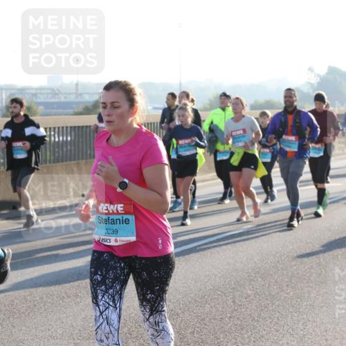 03.10.2025 - Köhlbrandbrückenlauf Lena Gebhardt http://msf.ph/oto/9067671 03.10.2025 09:23:55 Position 1 174, 3239 meine-sportfotos.de