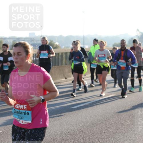 03.10.2025 - Köhlbrandbrückenlauf Lena Gebhardt http://msf.ph/oto/9067674 03.10.2025 09:23:55 Position 1 40, 3239 meine-sportfotos.de