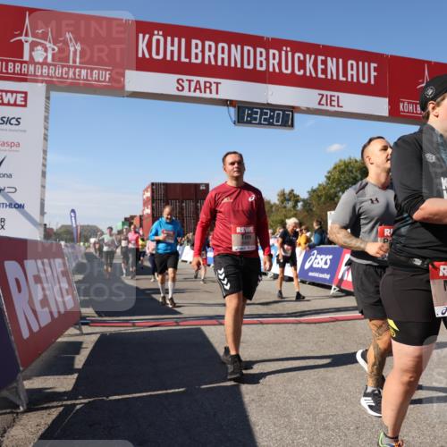 03.10.2025 - Köhlbrandbrückenlauf Lena Gebhardt http://msf.ph/oto/9067683 03.10.2025 13:32:08 Ziel 4443, 4985, 5155, 5238, 5246, 5247, 5248, 5820, 5921, 5922, 5923, 6076, 6126, 6146, 6460 meine-sportfotos.de