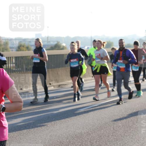 03.10.2025 - Köhlbrandbrückenlauf Lena Gebhardt http://msf.ph/oto/9067687 03.10.2025 09:23:55 Position 1 3239 meine-sportfotos.de
