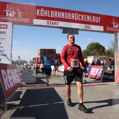 03.10.2025 - Köhlbrandbrückenlauf Lena Gebhardt http://msf.ph/oto/9067695 03.10.2025 13:32:08 Ziel 4443, 4985, 5155, 5238, 5246, 5247, 5248, 5820, 5921, 5922, 5923, 6076, 6126, 6146, 6460 meine-sportfotos.de
