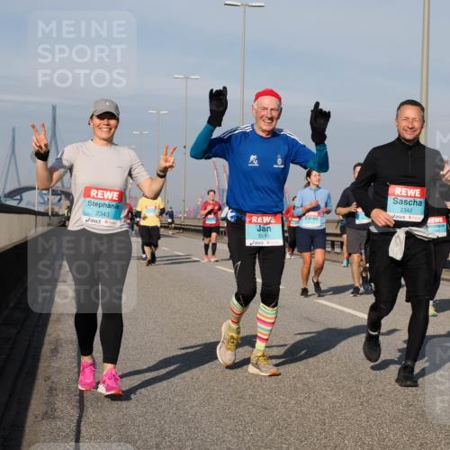 03.10.2025 - Köhlbrandbrückenlauf Fabian Wolf http://msf.ph/oto/9067706 03.10.2025 10:10:31 Position 3 2343, 3510, 2342, 2385 meine-sportfotos.de