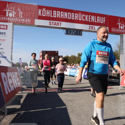 03.10.2025 - Köhlbrandbrückenlauf Lena Gebhardt http://msf.ph/oto/9067729 03.10.2025 13:32:11 Ziel 4443, 4985, 5155, 5238, 5246, 5247, 5248, 5354, 5820, 5921, 5922, 5923, 6076, 6126, 6146, 6287, 6304, 6460 meine-sportfotos.de