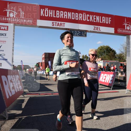 03.10.2025 - Köhlbrandbrückenlauf Lena Gebhardt http://msf.ph/oto/9067758 03.10.2025 13:32:13 Ziel 4443, 4578, 4985, 5155, 5238, 5246, 5247, 5248, 5354, 5820, 5921, 5922, 5923, 6126, 6146, 6287, 6304, 6460 meine-sportfotos.de