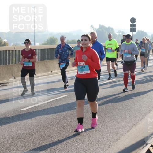 03.10.2025 - Köhlbrandbrückenlauf Lena Gebhardt http://msf.ph/oto/9067765 03.10.2025 09:23:58 Position 1 1863 meine-sportfotos.de