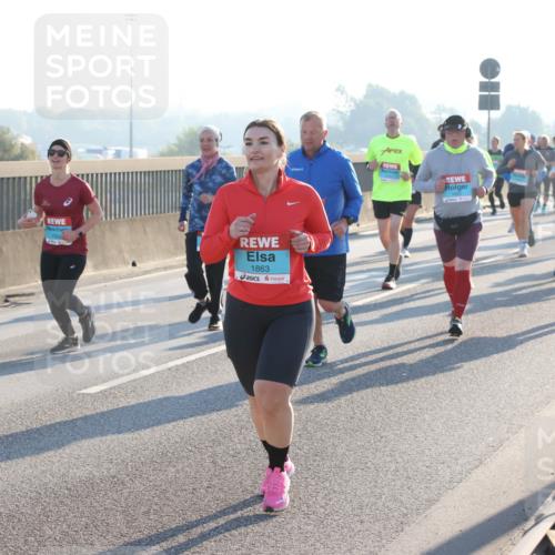 03.10.2025 - Köhlbrandbrückenlauf Lena Gebhardt http://msf.ph/oto/9067768 03.10.2025 09:23:58 Position 1 21, 1863 meine-sportfotos.de