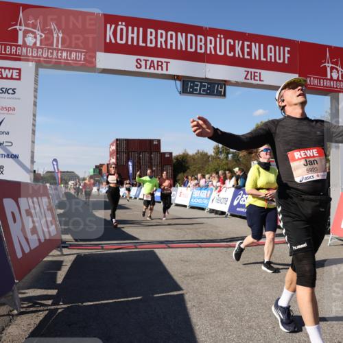 03.10.2025 - Köhlbrandbrückenlauf Lena Gebhardt http://msf.ph/oto/9067787 03.10.2025 13:32:14 Ziel 4443, 4578, 4985, 5155, 5238, 5246, 5247, 5248, 5354, 5820, 5921, 5922, 5923, 6146, 6287, 6304, 6460 meine-sportfotos.de