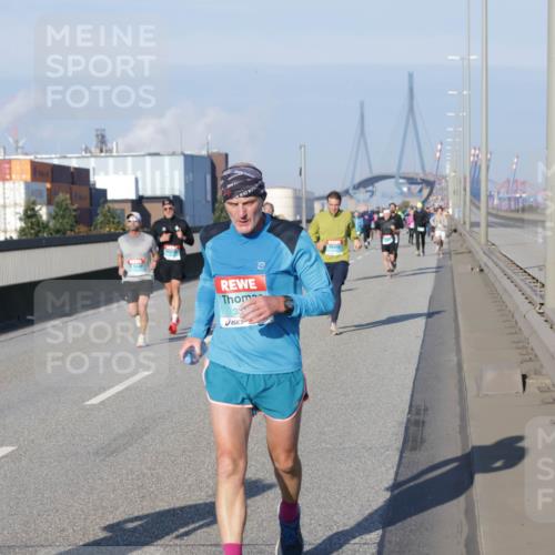 03.10.2025 - Köhlbrandbrückenlauf Jannik Wohlers http://msf.ph/oto/9067855 03.10.2025 09:47:02 Position 3 35 meine-sportfotos.de