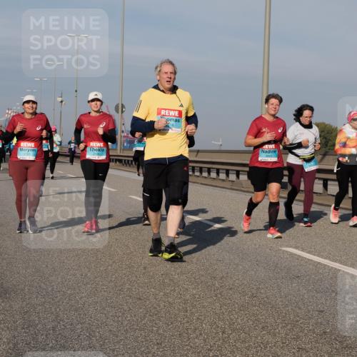 03.10.2025 - Köhlbrandbrückenlauf Fabian Wolf http://msf.ph/oto/9067860 03.10.2025 10:10:39 Position 3 2725, 2726, 18 meine-sportfotos.de