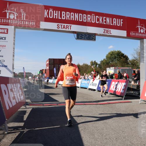 03.10.2025 - Köhlbrandbrückenlauf Lena Gebhardt http://msf.ph/oto/9067862 03.10.2025 13:32:19 Ziel 4485, 4578, 4985, 5238, 5354, 5820, 5921, 5922, 5923, 6146, 6287, 6304 meine-sportfotos.de